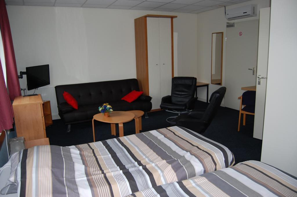 Buitenplaats T Ges Sneek Room photo