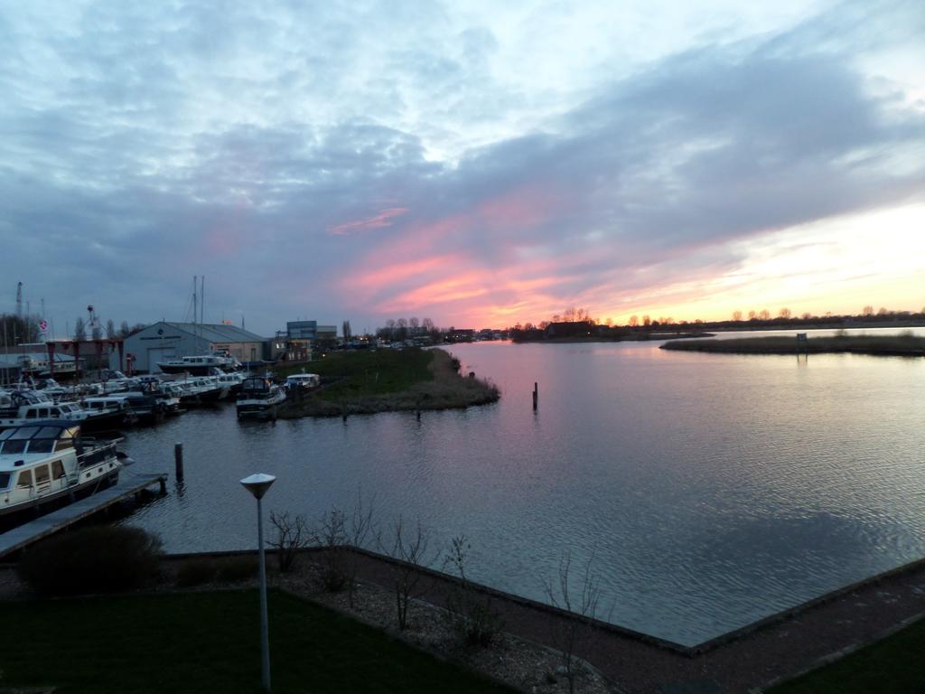 Buitenplaats T Ges Sneek Exterior photo